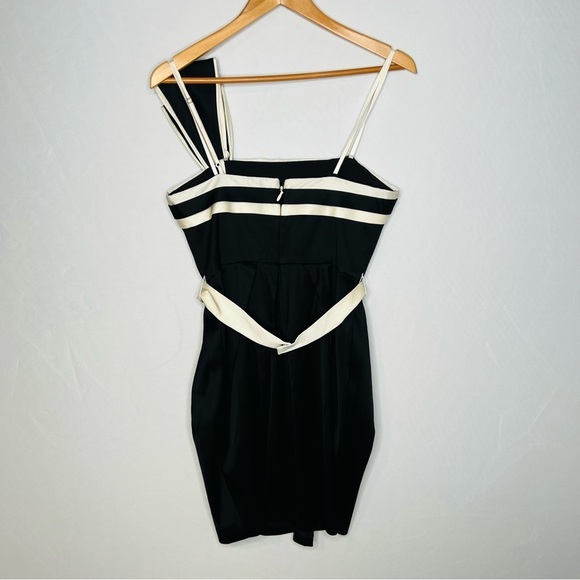 NWT! BCBG Maxazria Black Stretch Satin One-Shoulder Cokctail Dress. Size 6. - Picture 4 of 15